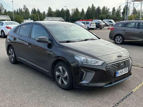 HYUNDAI IONIQ HYBRID