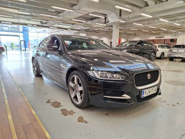 Jaguar Xe