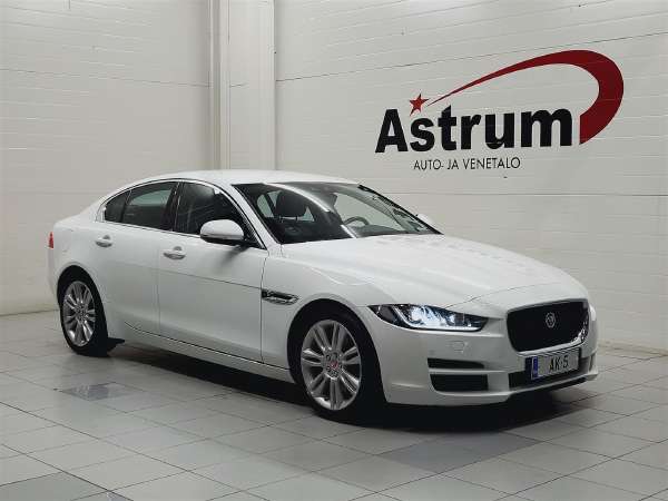 Jaguar Xe