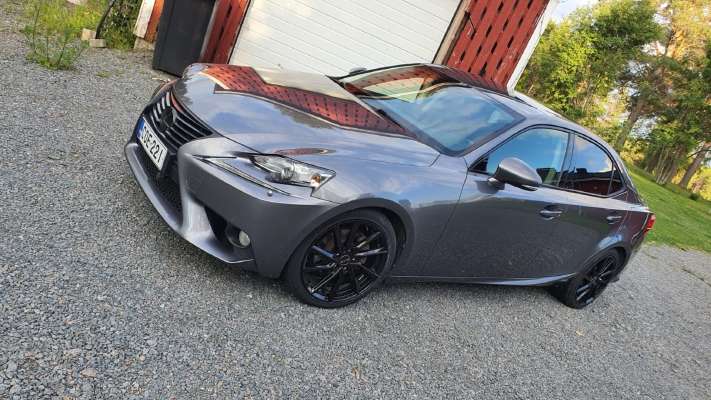 Lexus Is