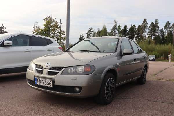 Nissan Almera