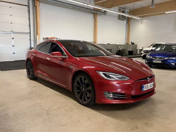 Tesla Model S